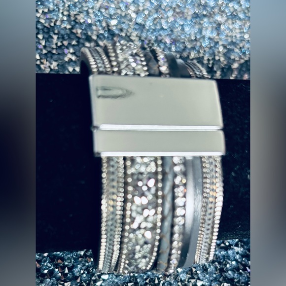 MAURICES MULTI-STRAP LEATHER BRAIDED  BRACELET ~
OSFM - Picture 8 of 13